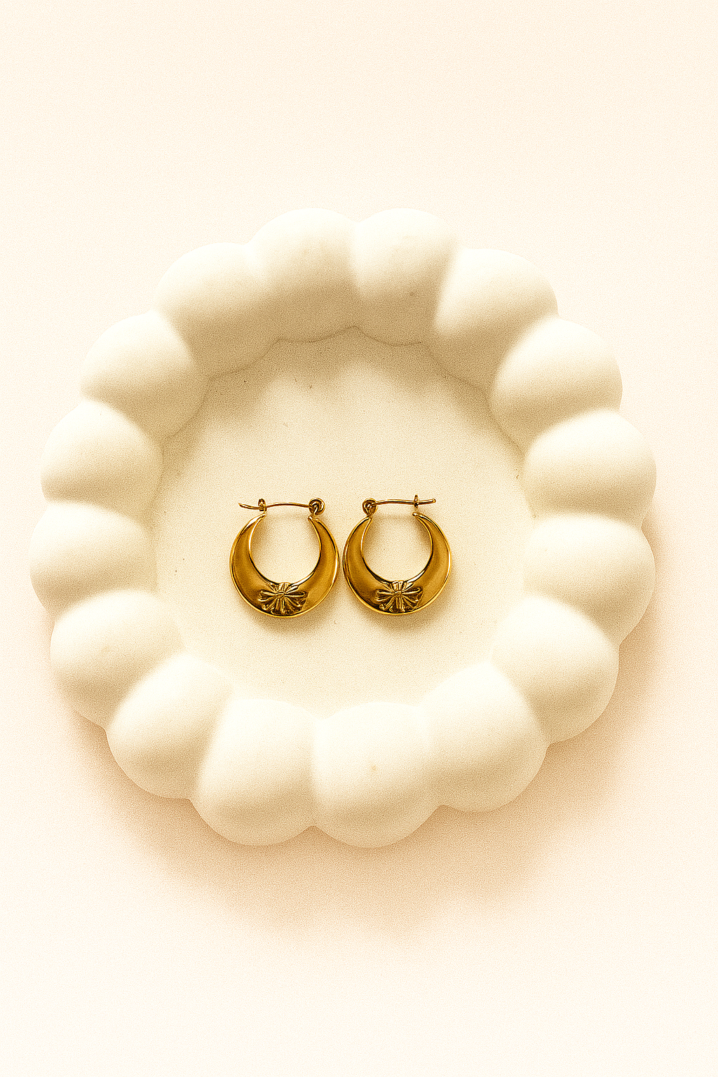 Saanvi Gold Hoops Earrings